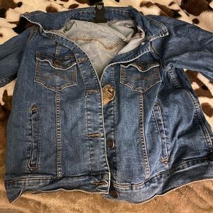 Women’s large wrangler retro NWT jean jacket